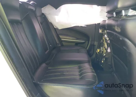 2019 Chrysler 300 300S из США, поврежденный, VIN 2C3CCABG8KH654400